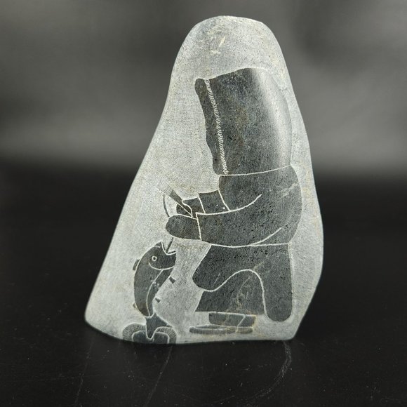 Inuit Eskimo Carving Etching Soapstone Soap Stone Sculpture CAN Igloo Tag Signed - Picture 1 of 13